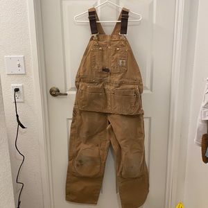 Cathartic bibs with pockets